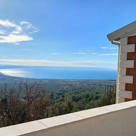 Small Exclusive Retreat Villa Lamezia Terme