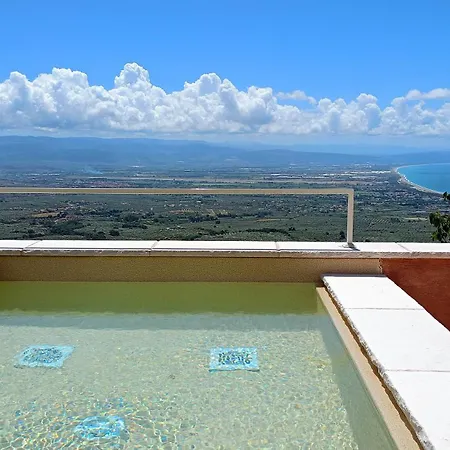 Small Exclusive Retreat Villa