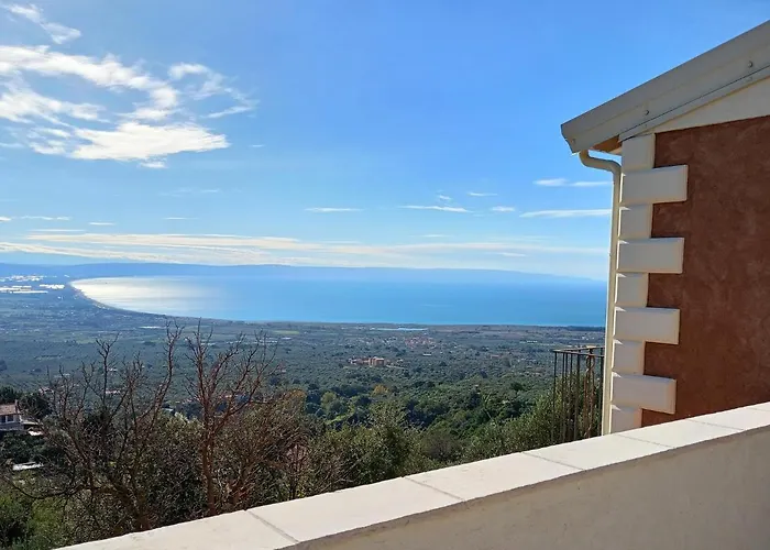 Small Exclusive Retreat Villa Lamezia Terme