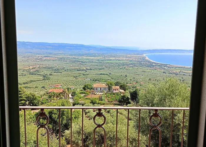 Small Exclusive Retreat Villa